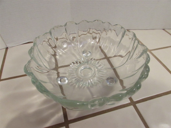 CAKE STANDS & SERVING DISHES