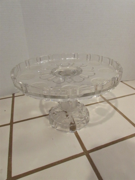 CAKE STANDS & SERVING DISHES