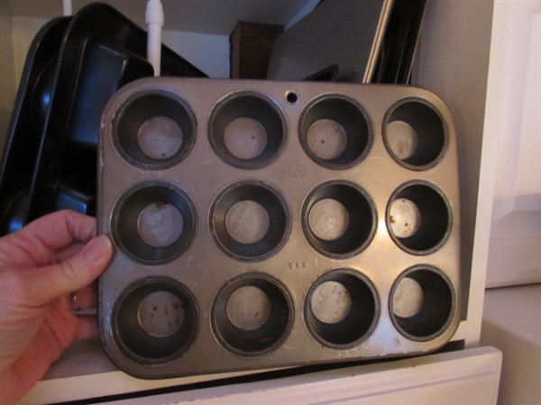 METAL BAKEWARE, MUFFIN TINS & MORE