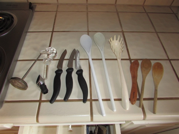 3 DRAWERS OF KITCHEN UTENSILS