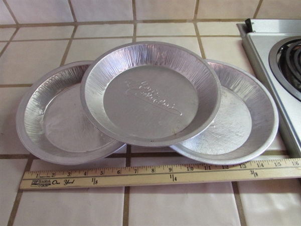 ROASTER, PIE PLATES & MORE