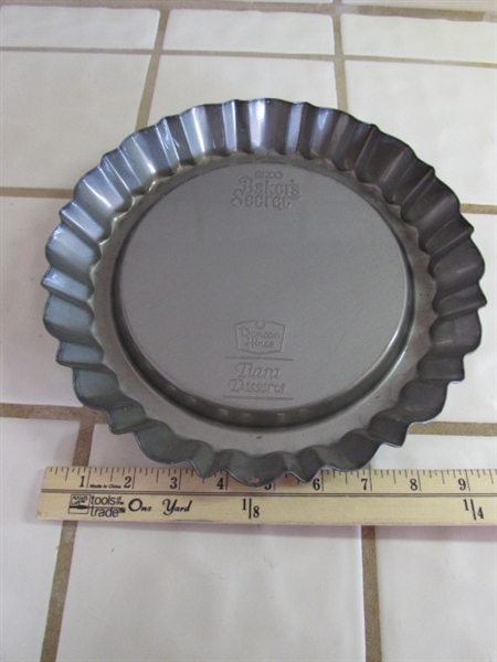 ROASTER, PIE PLATES & MORE