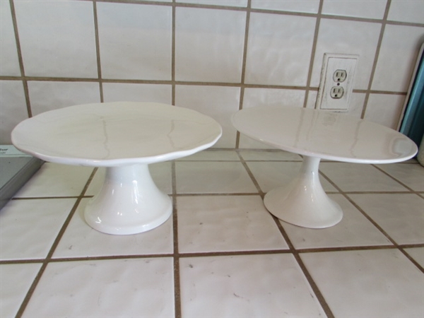 WHITE 'STARBUCKS & POTLUCK CAKE STANDS