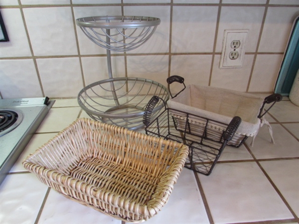 FRUIT & BREAD BASKETS