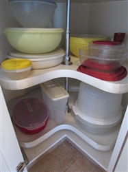 TUPPERWARE & RUBBERMAID STORAGE & MELAMINE MIXING BOWLS