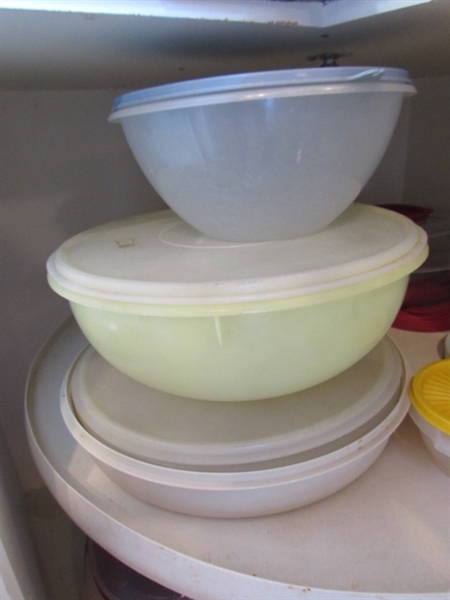 TUPPERWARE & RUBBERMAID STORAGE & MELAMINE MIXING BOWLS