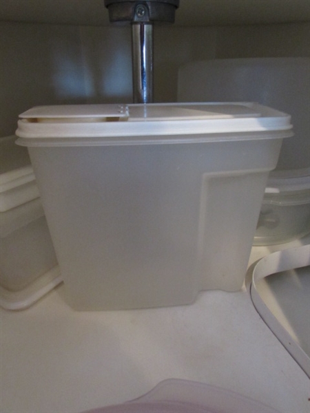 TUPPERWARE & RUBBERMAID STORAGE & MELAMINE MIXING BOWLS