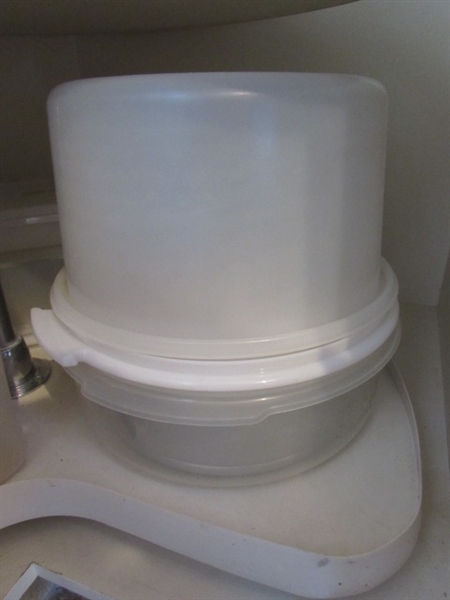 TUPPERWARE & RUBBERMAID STORAGE & MELAMINE MIXING BOWLS