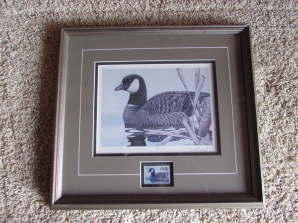 SHERRIE RUSSELL FRAMED PRINT CACKLING CANADA GOOSE - EXECUTIVE EDITION 197/200 - SIGNED & NUMBERED W/COA