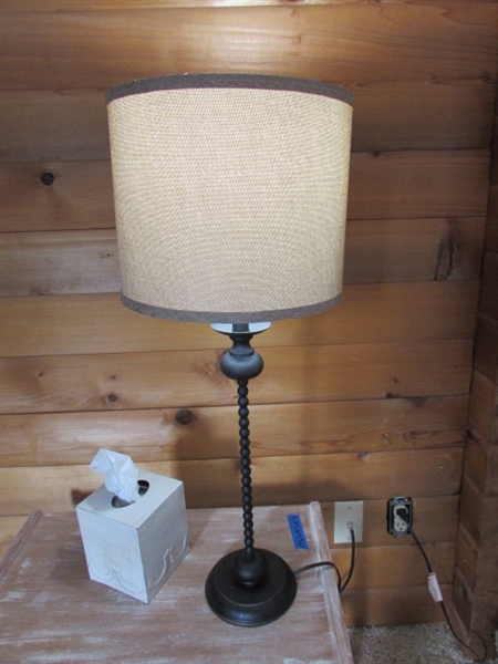 SIDE TABLE W/LAMP & TISSUE BOX