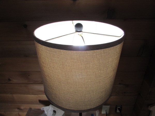 SIDE TABLE W/LAMP & TISSUE BOX