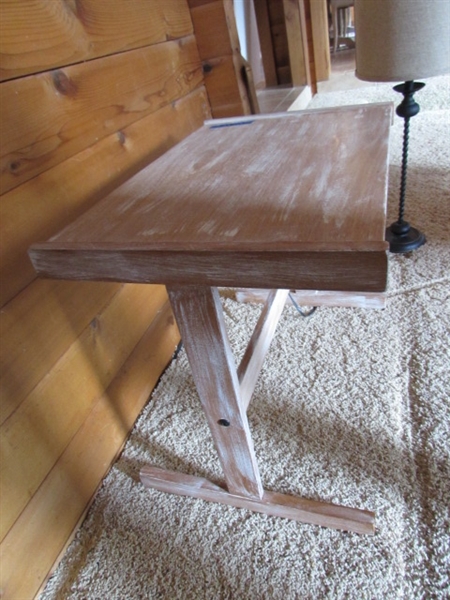 SIDE TABLE W/LAMP & TISSUE BOX