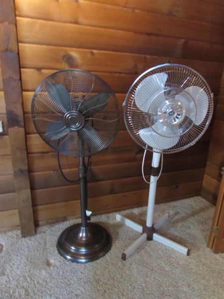 2 FLOOR FANS