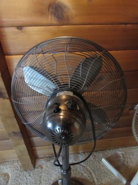 2 FLOOR FANS