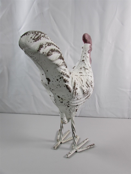 METAL ROOSTER STATUE - GARDEN ART