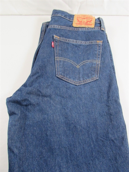 MEN'S DICKIES & LEVIS JEANS SIZE 32X32