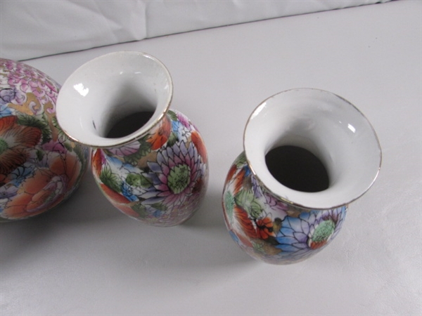 ASIAN PORCELAIN, VASES & LIDDED POTS