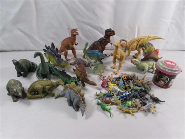 DINOSAUR TOYS & FIGURINES