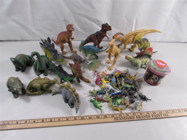 DINOSAUR TOYS & FIGURINES