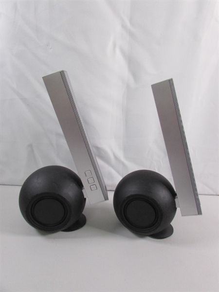 EDIFIER MULTIMEDIA SPEAKERS (UNTESTED)