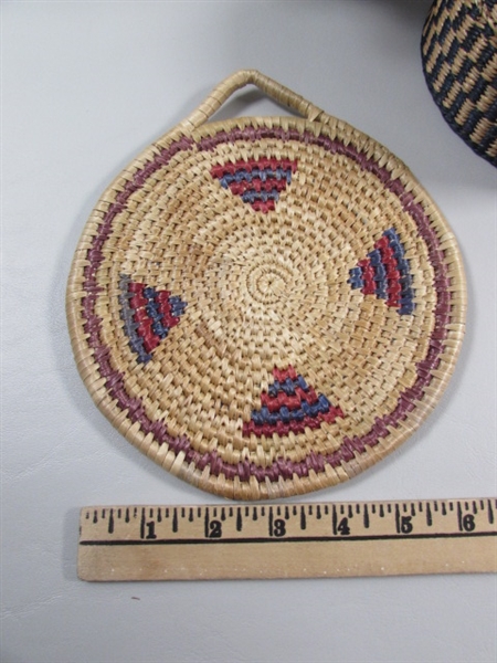 WOVEN BASKETS & TRIVET