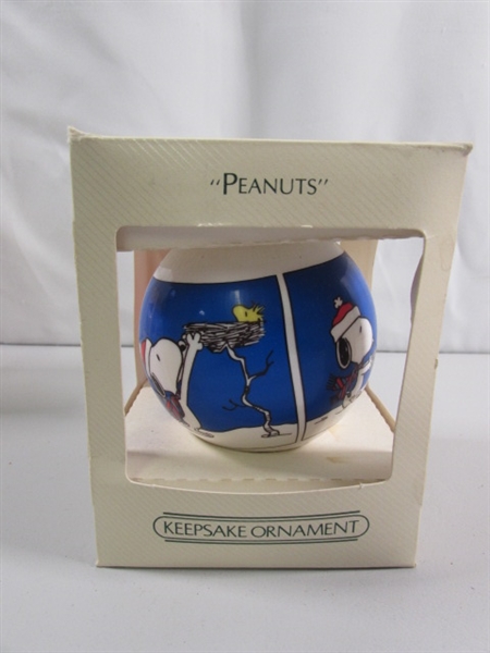 COLLECTION OF 1980'S PEANUTS CHRISTMAS ORNAMENTS