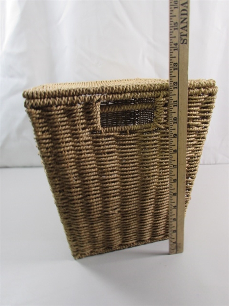 PAIR OF WIRE FRAMES WOVEN STORAGE BINS/BASKETS