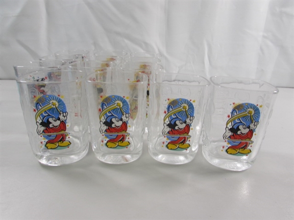 SQUARE DISNEY WORLD DRINKING GLASSES