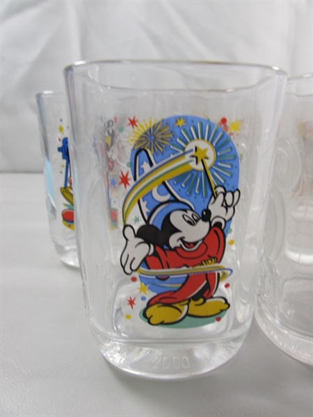 SQUARE DISNEY WORLD DRINKING GLASSES