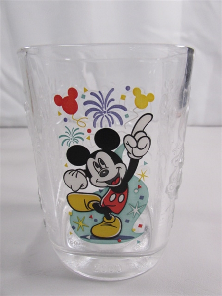 SQUARE DISNEY WORLD DRINKING GLASSES