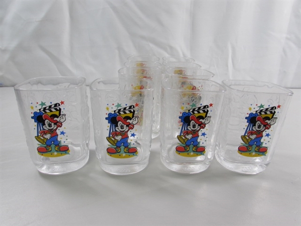 SQUARE DISNEY WORLD DRINKING GLASSES