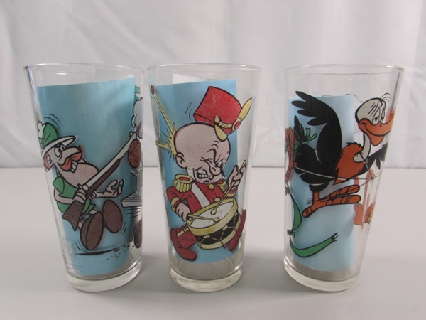 LOONEY TUNES & DINOSAUR GLASSES, JELLY GLASSES & MORE