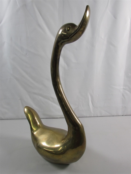 VINTAGE BRASS SWAN SCULPTURE