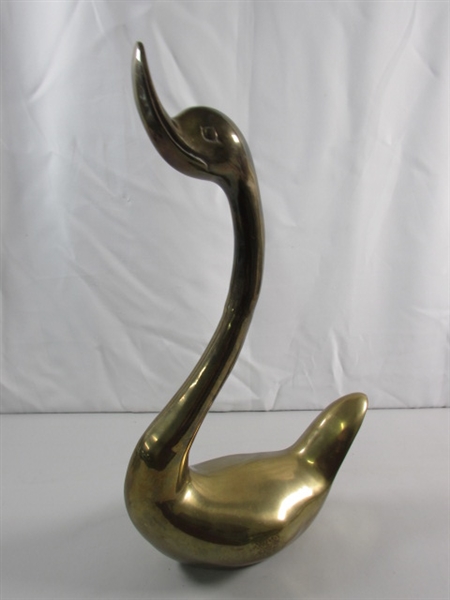 VINTAGE BRASS SWAN SCULPTURE