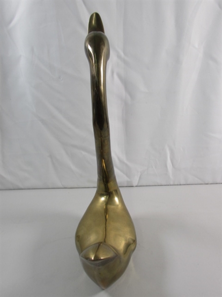 VINTAGE BRASS SWAN SCULPTURE