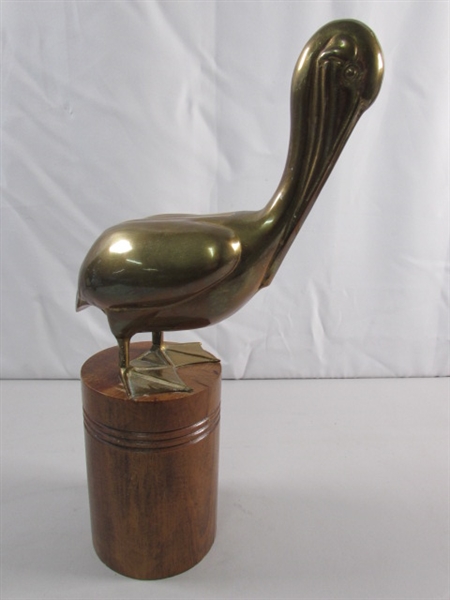 VINTAGE BRASS PELICAN SCULPTURE ON WOODEN POST