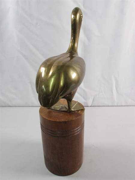 VINTAGE BRASS PELICAN SCULPTURE ON WOODEN POST