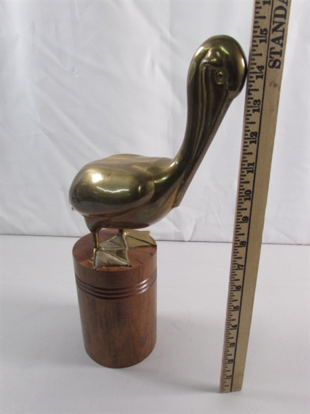 VINTAGE BRASS PELICAN SCULPTURE ON WOODEN POST