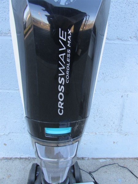 BISSELL CROSSWAVE CORDLESS MAX VACUUM - WORKS GREAT