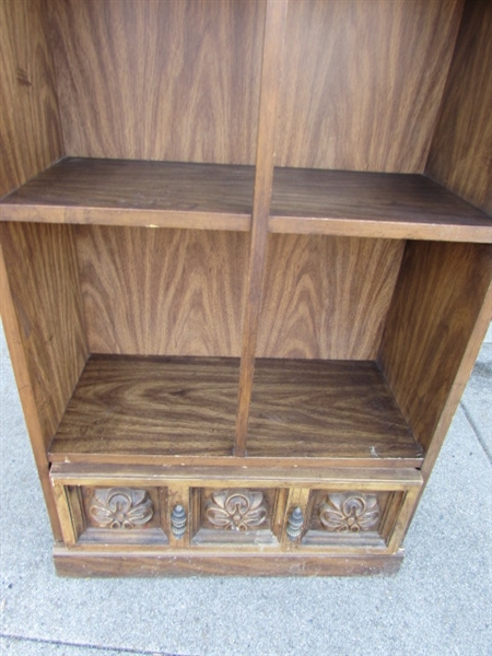 VINTAGE 1970'S 5-SHELF BOOKCASE WITH DRAWER