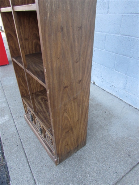 VINTAGE 1970'S 5-SHELF BOOKCASE WITH DRAWER