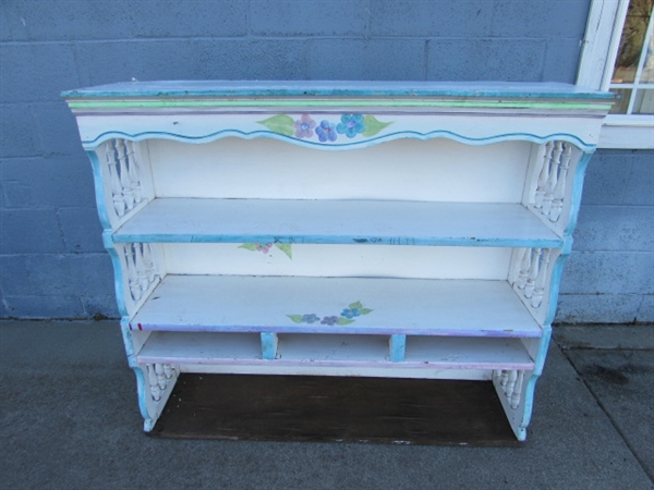 VINTAGE SHABBY-CHIC SHELF UNIT