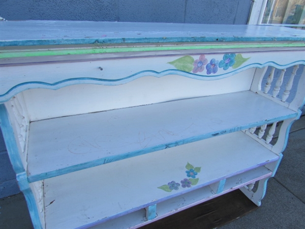 VINTAGE SHABBY-CHIC SHELF UNIT