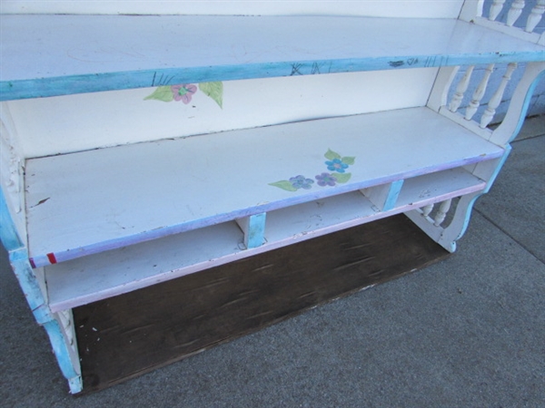 VINTAGE SHABBY-CHIC SHELF UNIT