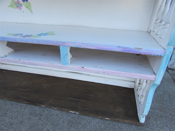 VINTAGE SHABBY-CHIC SHELF UNIT