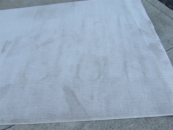 5' X 7' BEIGE AREA RUG W/NON-SLIP PADDING