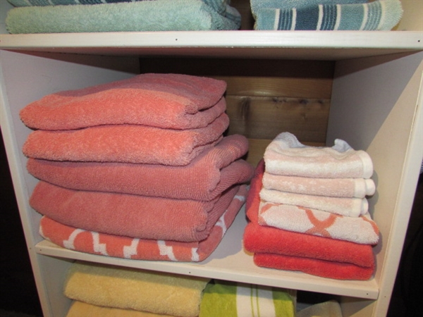 BATH TOWELS, HAND TOWELS, WASHCLOTHS & BATH MATS