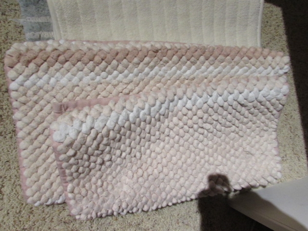 BATH TOWELS, HAND TOWELS, WASHCLOTHS & BATH MATS