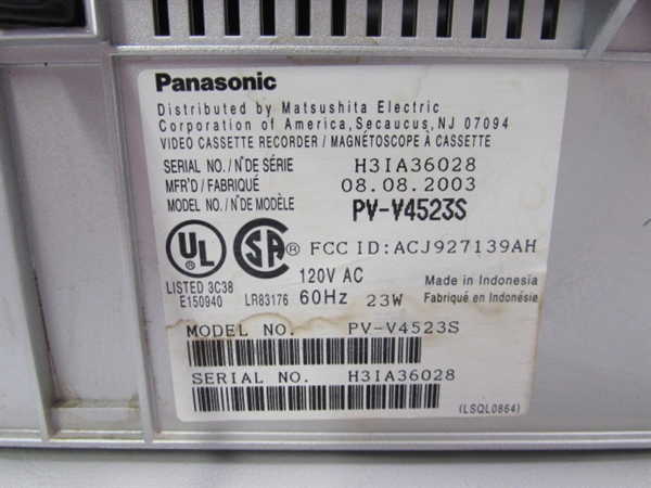 VINTAGE PANASONIC 4-HEAD VCR - VHS PLAYER - POWERS ON
