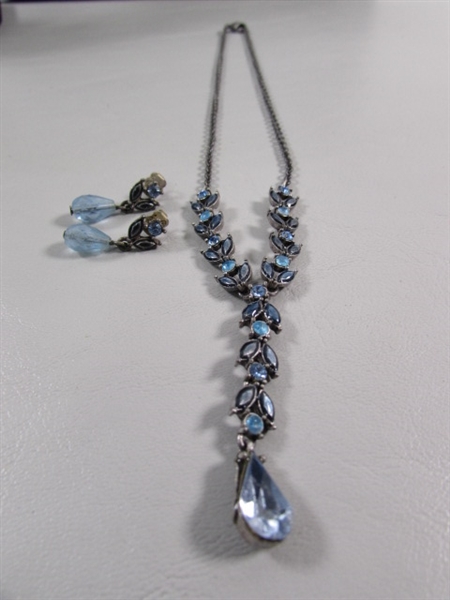 VINTAGE AVON SILVERTONE & BLUE RHINESTONE NECKLACE & EARRING SET